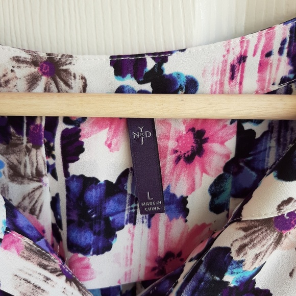 NYDJ Pink Floral Pintuck Henley Blouse Size Large - Picture 4 of 4